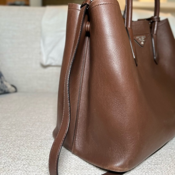 Prada double handle tote bag - Picture 17 of 17